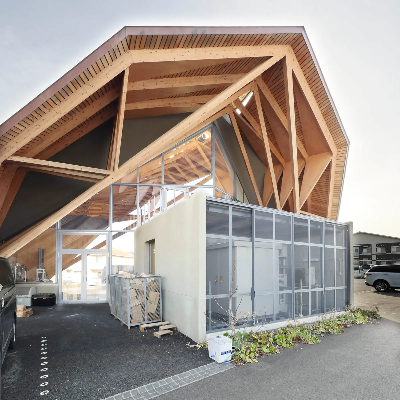 SYNEGIC office｜シネジック新社屋｜宮城県の有名建築｜北側外観・電気機械室｜長谷川欣則＋堀越ふみ江／ウエノアトリエ　UENOA｜宮城県富谷市成田1-5-9